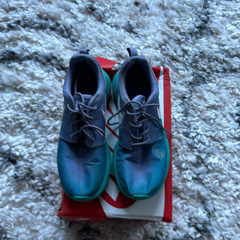 Nike Rosherun Sneakers.